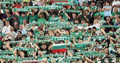 „Лудогорец“ дръпна с 8 точки пред „Левски“ след 2:1 в Разград „Лудогорец“ дръпна с 8 точки пред „Левски“ след 2:1 в Разград
